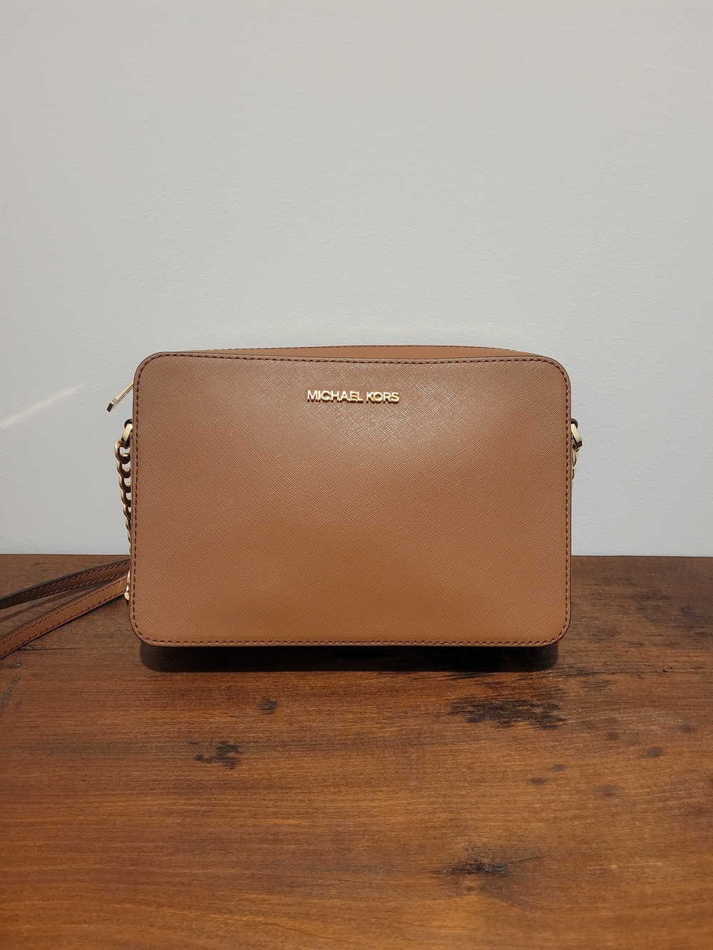 Michael Kors Jet Set Travel Crossbody Bag in Brown with Card Holder - Picture 2 of 7